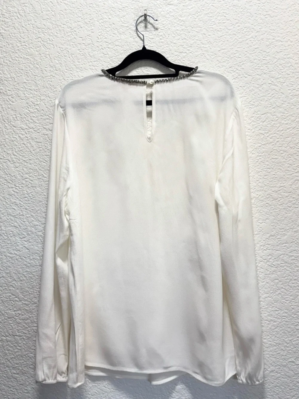 Gibson Latimer White Beaded Crewneck Long-Sleeve Blouse